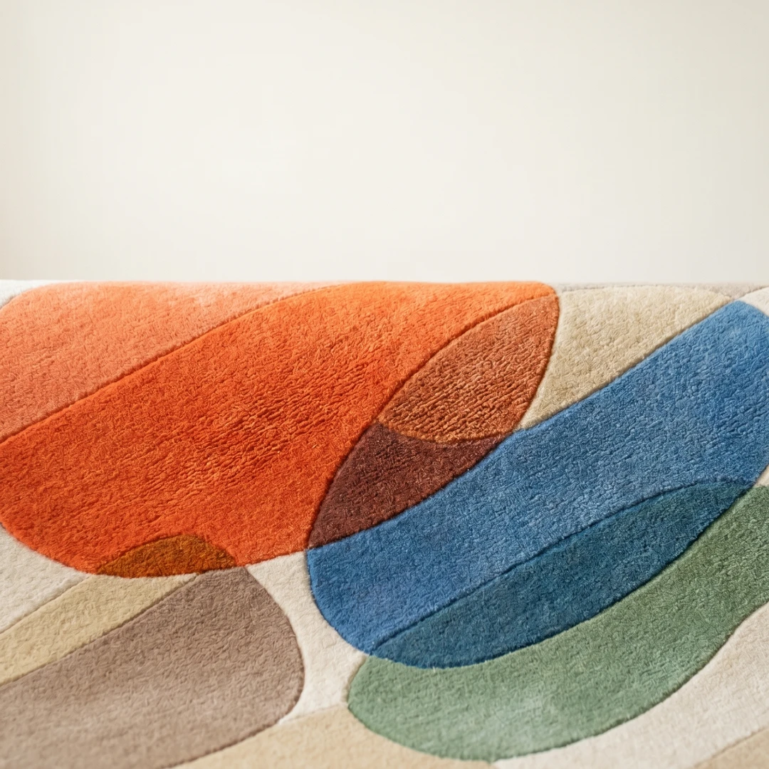 Abstract Geometric Hand-Tufted Wool Rug - Image 4