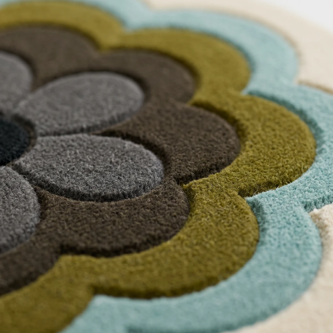 Hand-Tufted Rug - Image 9