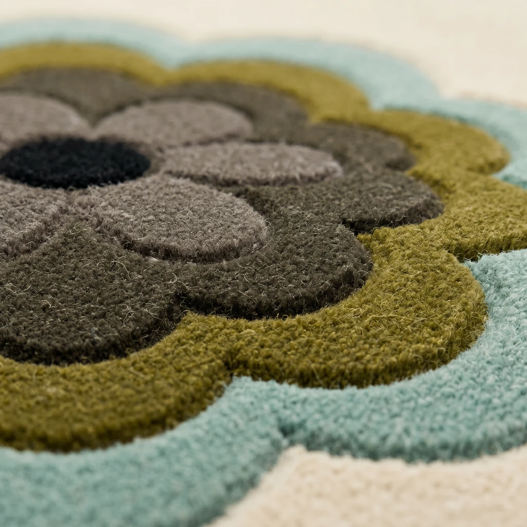 Hand-Tufted Rug - Image 10