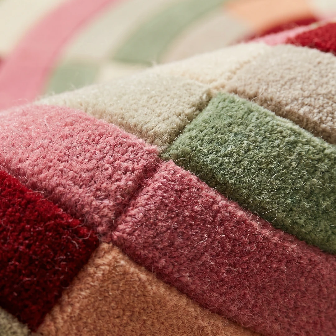 Hand-Tufted Rug - Image 10