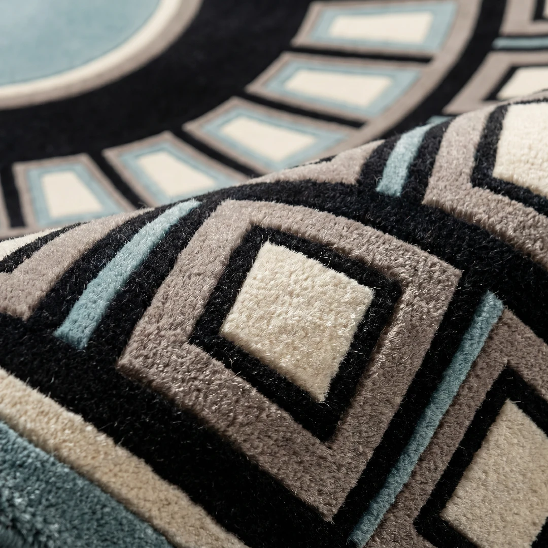 Hand-Tufted Rug - Image 5
